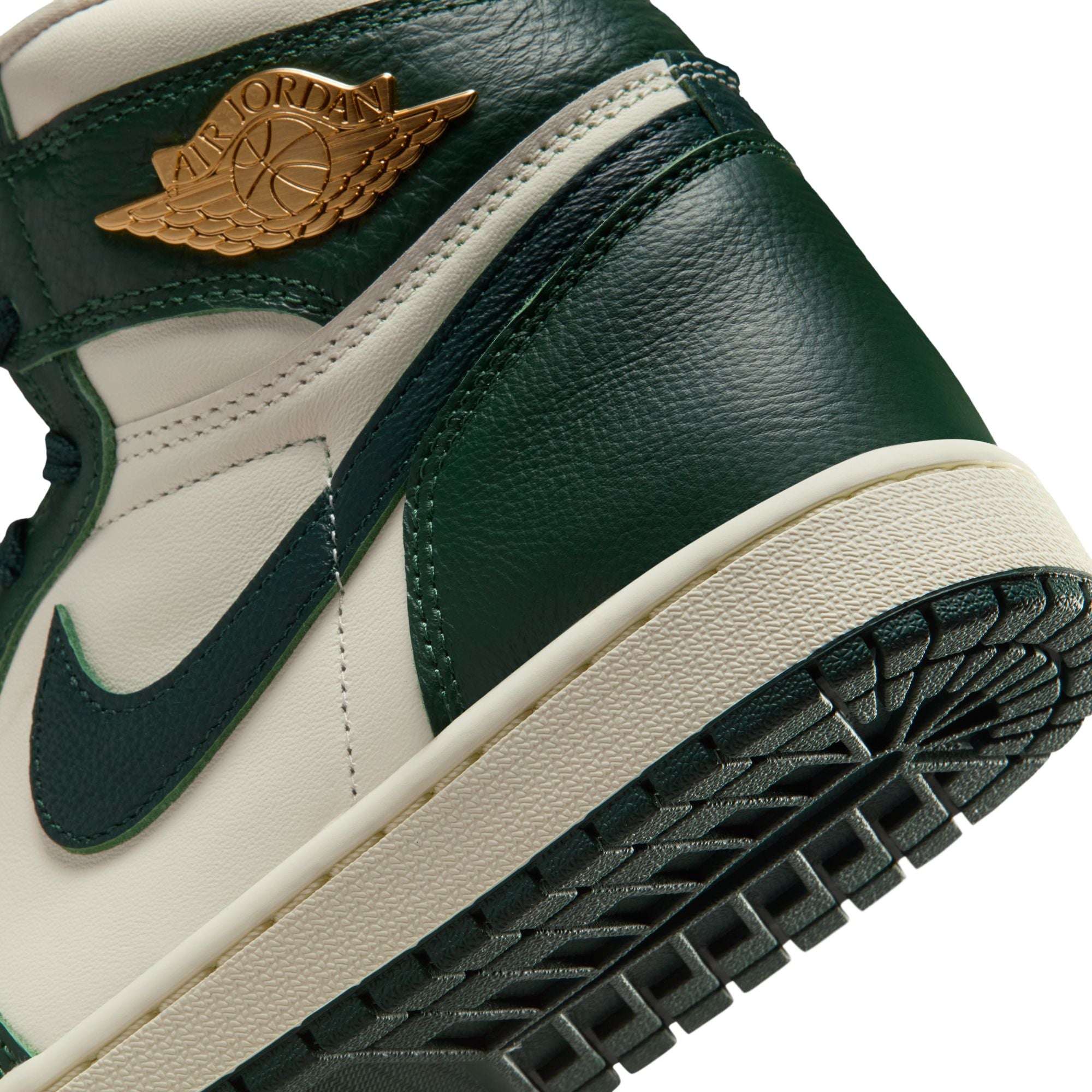 WMNS Nike Air Jordan 1 Retro High OG
