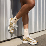 WMNS Nike Zoom Vomero 5 Metallic Gold