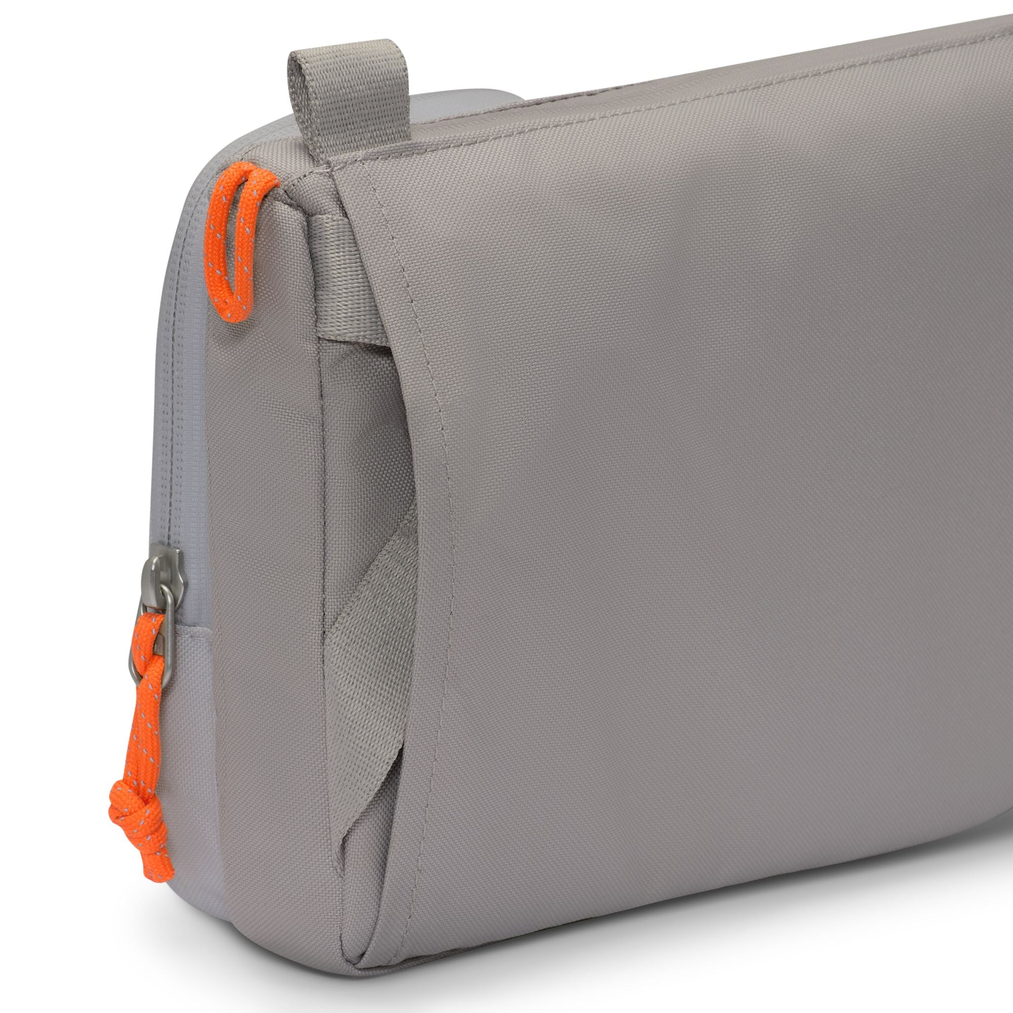 Nike ACG "DayMax" 3L Crossbody Bag