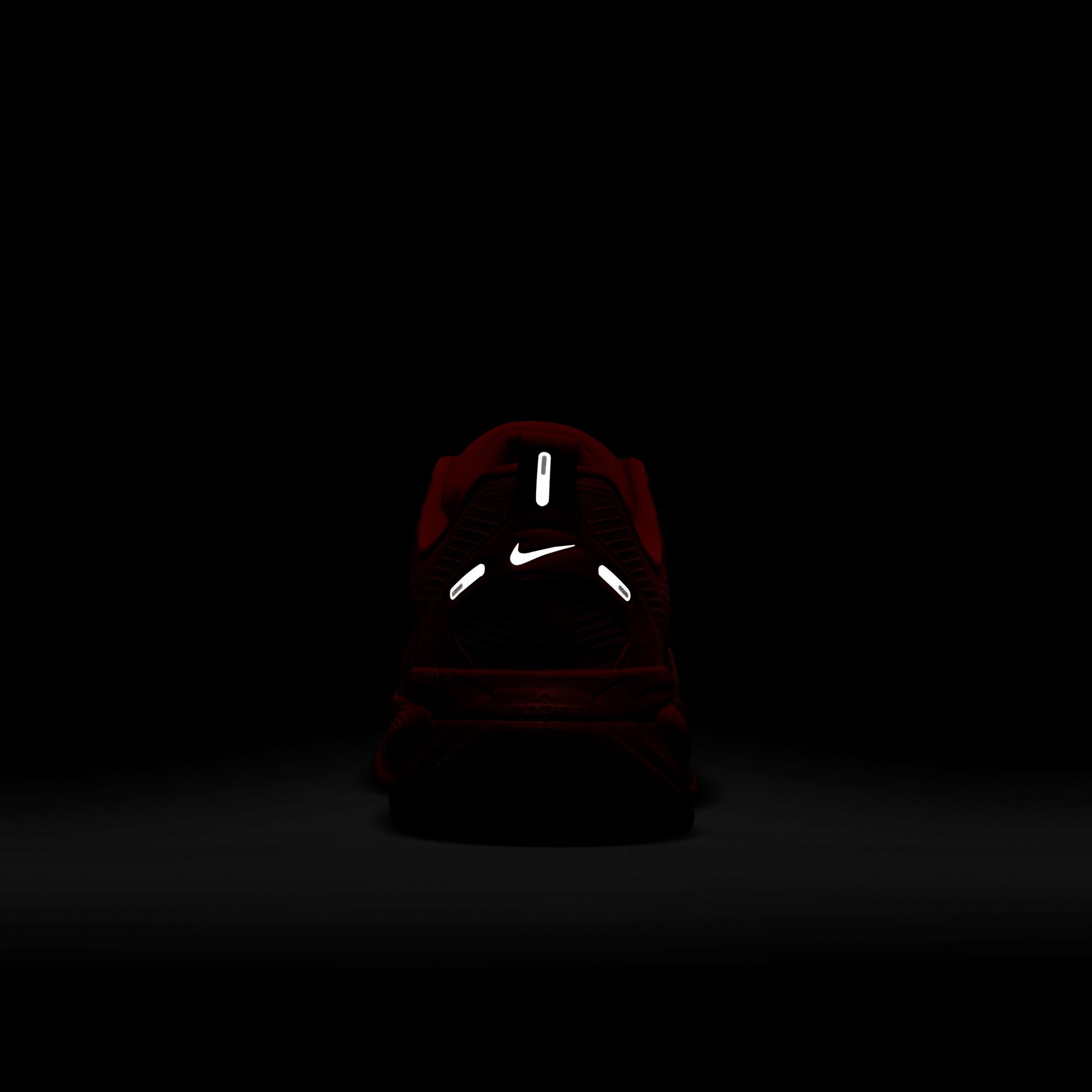 WMNS Nike Zoom Vomero 18