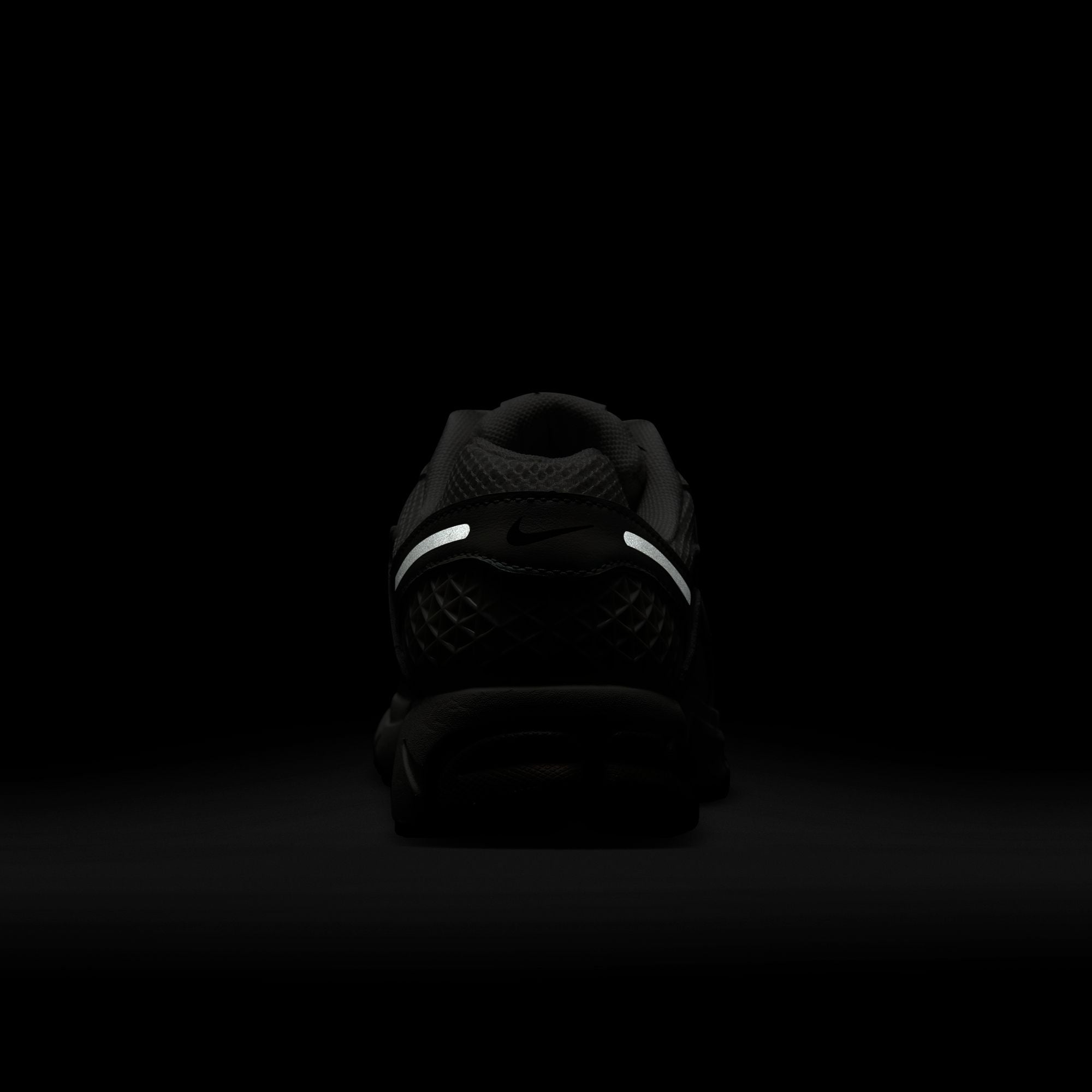 WMNS Nike Zoom Vomero 5