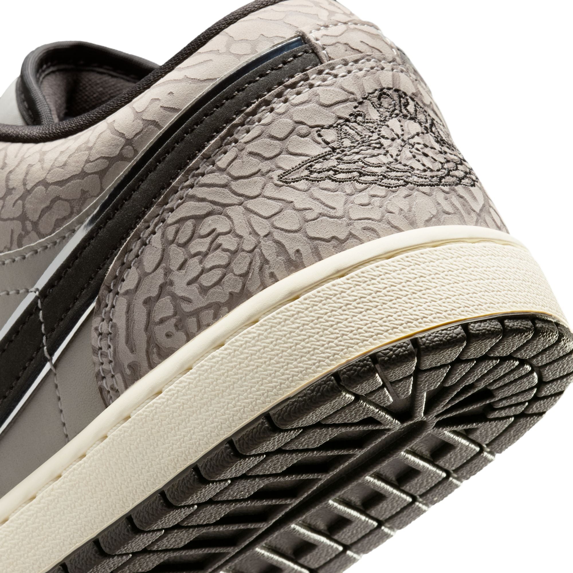 Nike Air Jordan 1 Retro Low SE Elephant Print