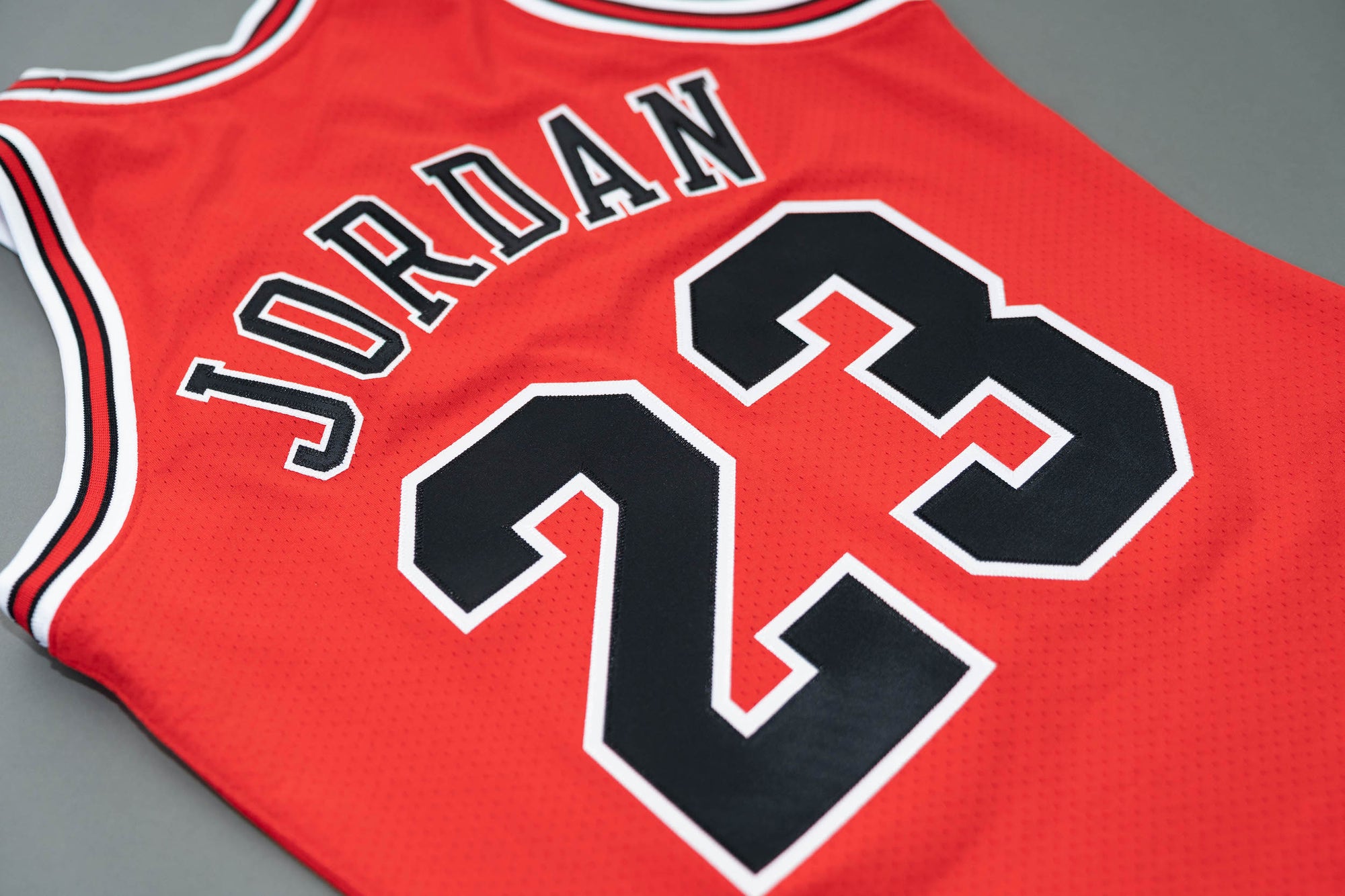 Mitchell & Ness Authentic 1997 Chicago Bulls Michael Jordan Home Jersey