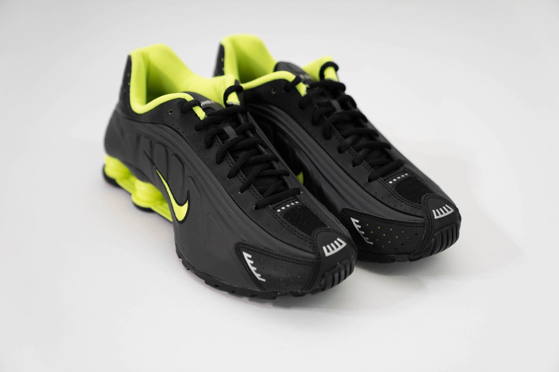 Nike Shox R4 GS - SoleFly